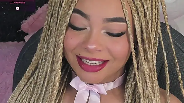 Snapshot of conny__curly chatting on September 21, 2025, 1:27 pm conny curly online show from September 21, 2025, 1:27 pm