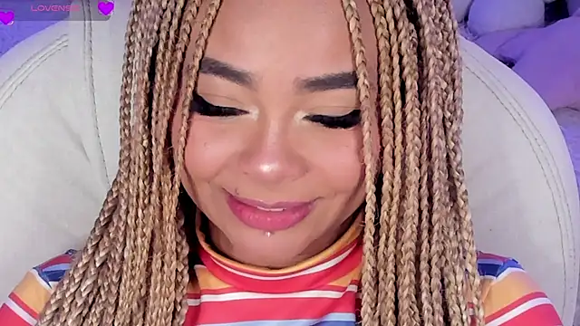 Snapshot of conny__curly chatting on March 15, 2025, 10:11 pm conny curly online show from March 15, 2025, 10:11 pm