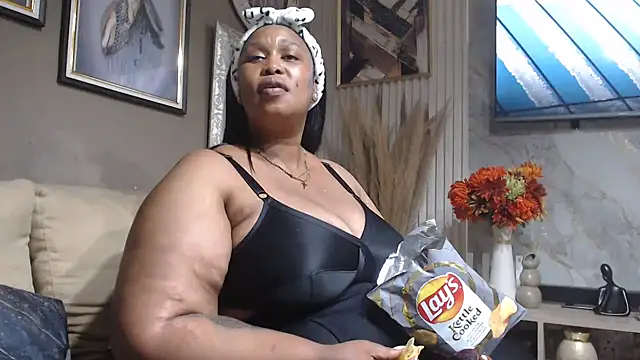 Snapshot of ThickyMinajxx chatting on February 6, 2026, 11:34 pm ThickyMinajxx online show from February 6, 2026, 11:34 pm