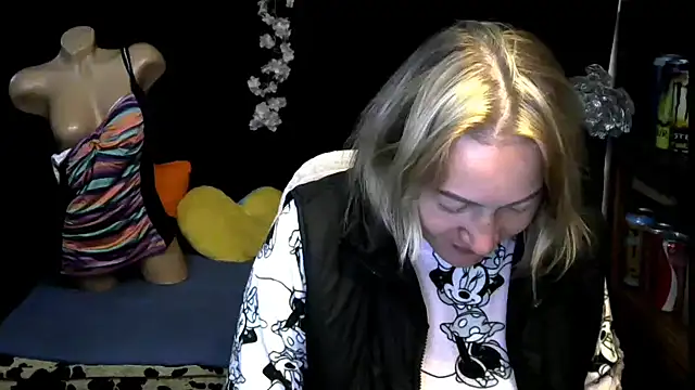 Snapshot of wLESLYMOSw chatting on November 3, 2025, 7:24 am wLESLYMOSw online show from November 3, 2025, 7:24 am