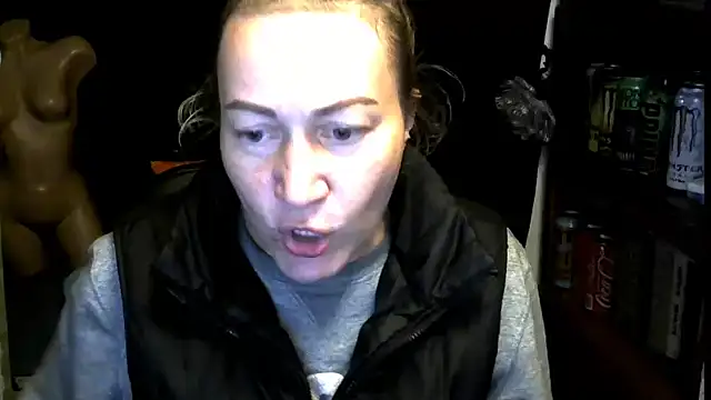 Snapshot of wLESLYMOSw chatting on November 18, 2025, 10:07 am wLESLYMOSw online show from November 18, 2025, 10:07 am