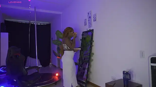 EmmaSanzz  online show from March 11, 2026, 11:37 am