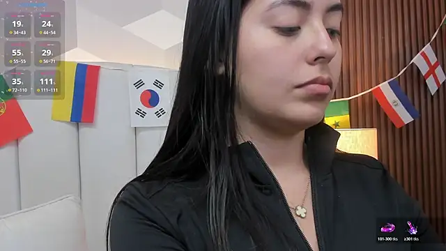 Snapshot of Julietasantos__ chatting on July 9, 2026, 6:18 pm Julietasantos online show from July 9, 2026, 6:18 pm