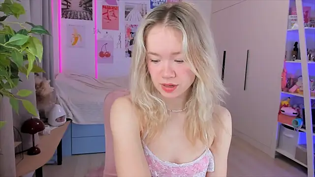 Lily Young online show from February 20, 2026, 4:42 am