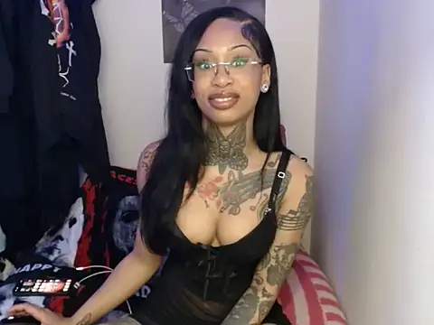 Snapshot of TrinityTeighlor chatting on December 1, 2025, 11:44 am TrinityTeighlor online show from December 1, 2025, 11:44 am