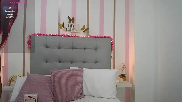 Mariana Rojas online show from February 26, 2025, 9:01 am