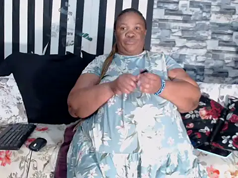 BigHotMatureXx online show from November 19, 2025, 8:03 am