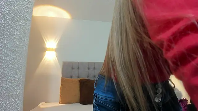 Snapshot of Carolina_hernandez22 chatting on September 30, 2025, 12:00 pm Carolina hernandez22 online show from September 30, 2025, 12:00 pm