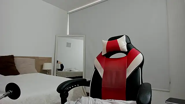 Snapshot of Carolina_hernandez22 chatting on November 28, 2025, 12:27 pm Carolina hernandez22 online show from November 28, 2025, 12:27 pm