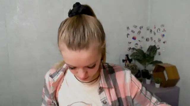 AliceFlirtt  online show from November 25, 2025, 8:25 am