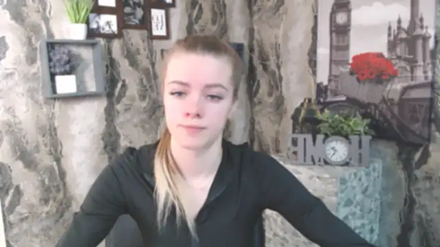 AliceFlirtt  online show from December 5, 2025, 9:52 am