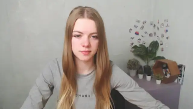 AliceFlirtt  online show from December 16, 2025, 9:35 am