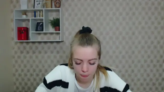 AliceFlirtt  online show from November 20, 2025, 1:23 pm