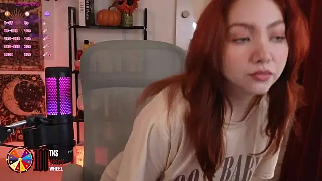 Snapshot of LilyVelvett chatting on October 3, 2025, 2:59 am LilyVelvett online show from October 3, 2025, 2:59 am