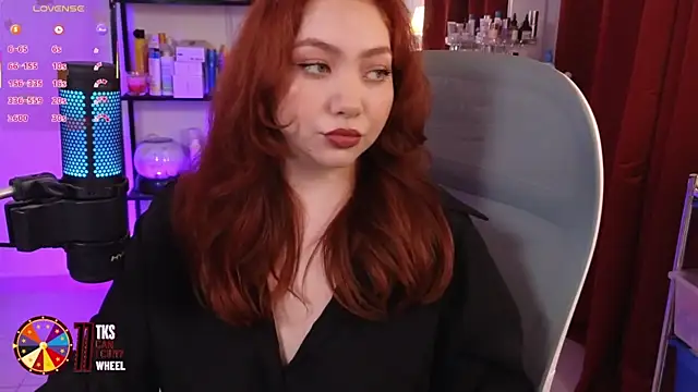 Snapshot of LilyVelvett chatting on September 13, 2025, 4:45 am LilyVelvett online show from September 13, 2025, 4:45 am