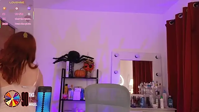 Snapshot of LilyVelvett chatting on September 12, 2025, 5:40 am LilyVelvett online show from September 12, 2025, 5:40 am