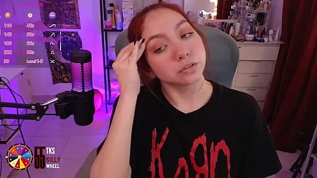 Snapshot of LilyVelvett chatting on October 22, 2025, 3:50 am LilyVelvett online show from October 22, 2025, 3:50 am