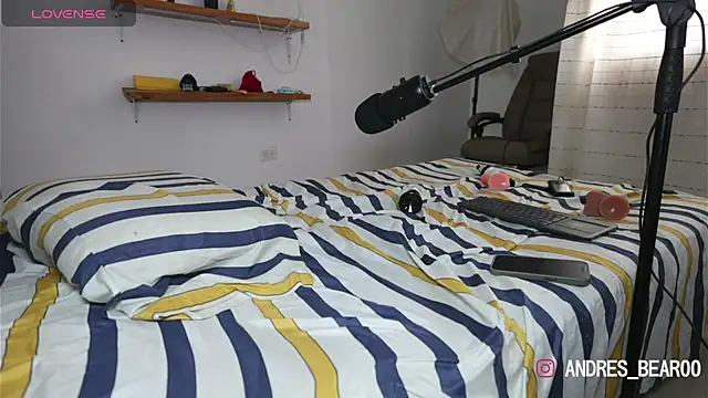 Little Bear00 online show from July 23, 2026, 1:19 pm