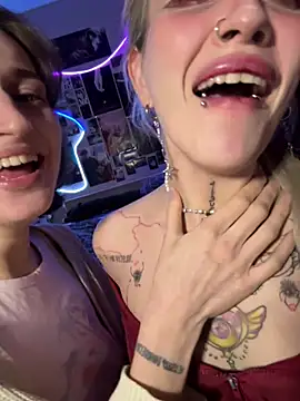 Dooubletroublee online show from March 26, 2026, 1:04 am