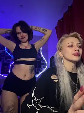 Dooubletroublee online show from April 12, 2026, 9:51 pm