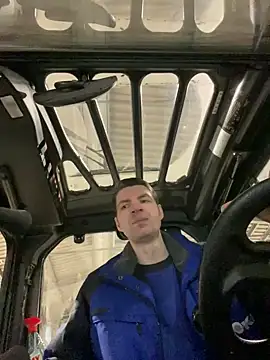 Ricoleckt online show from March 3, 2025, 3:32 pm