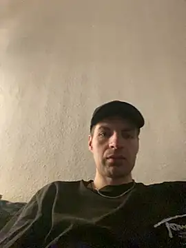 Ricoleckt online show from March 1, 2025, 8:42 pm