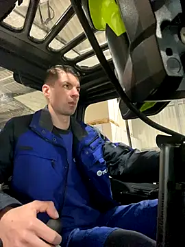 Ricoleckt online show from October 17, 2025, 5:48 pm