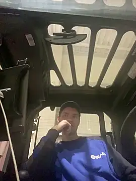 Ricoleckt online show from March 17, 2025, 8:09 pm