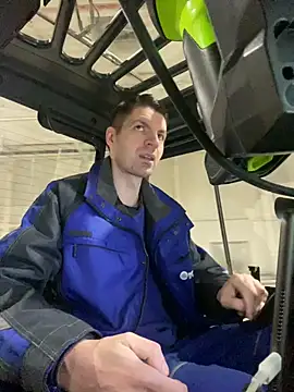 Ricoleckt online show from February 17, 2025, 6:09 am