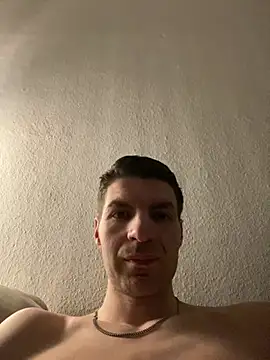 Ricoleckt online show from March 3, 2025, 9:59 pm