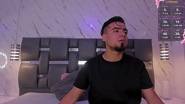 PittAndLunaa online show from April 9, 2026, 12:22 pm