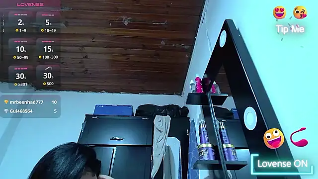 white sexy  online show from March 11, 2026, 12:32 pm