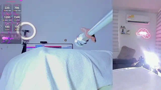 Abigail Girl   online show from January 18, 2026, 5:27 pm