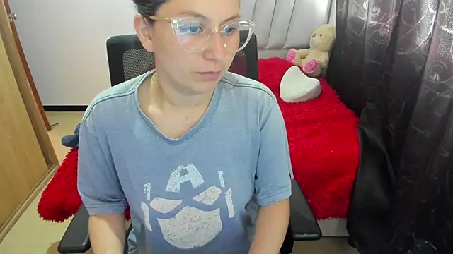 Snapshot of samantha__wilson chatting on November 11, 2025, 1:28 pm samantha wilson online show from November 11, 2025, 1:28 pm