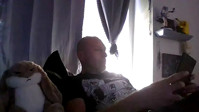 Snapshot of El_Gizmo chatting on May 19, 2026, 4:14 pm El Gizmo online show from May 19, 2026, 4:14 pm