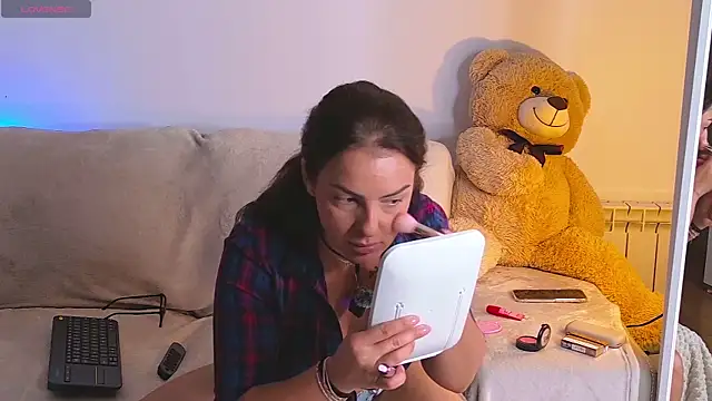 LindsayDeee online show from July 14, 2026, 5:56 am