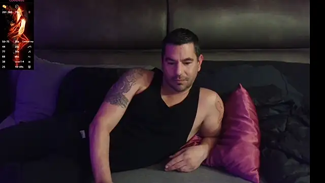 Snapshot of Hard_to_Handlexxx chatting on October 17, 2025, 5:22 am Hard to Handlexxx online show from October 17, 2025, 5:22 am