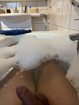 Snapshot of Wessi2005 chatting on November 19, 2025, 11:10 am Wessi2005 online show from November 19, 2025, 11:10 am