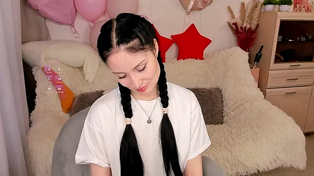 LisaMooore online show from February 13, 2026, 4:23 am