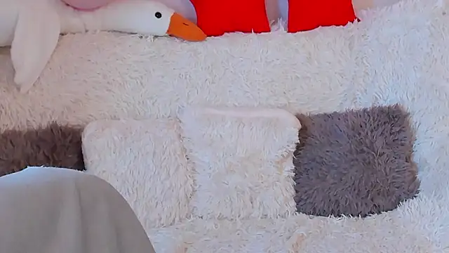 LisaMooore online show from March 10, 2026, 8:40 am