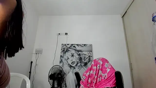 Snapshot of _juliana_star_ chatting on May 4, 2026, 7:39 pm juliana star online show from May 4, 2026, 7:39 pm