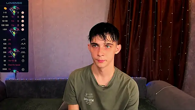 Aaron Boom online show from September 18, 2025, 10:35 pm