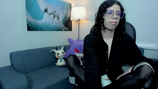 Snapshot of Angel_Dust18 chatting on October 3, 2025, 2:40 pm Angel Dust18 online show from October 3, 2025, 2:40 pm