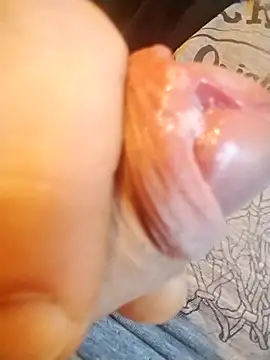 Snapshot of tomee83 chatting on November 2, 2025, 6:40 am tomee83 online show from November 2, 2025, 6:40 am