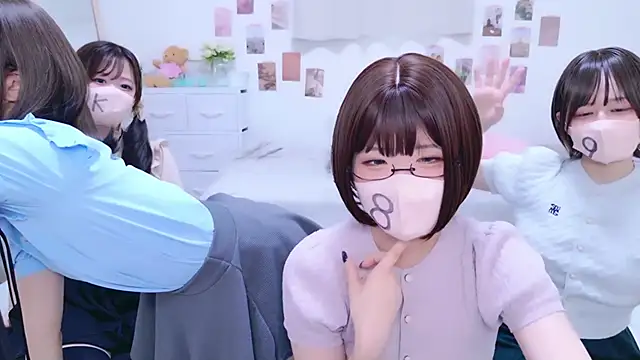 841 yayoi online show from October 25, 2025, 4:22 am