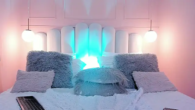 Snapshot of sarah_salis_ chatting on November 6, 2025, 10:03 pm sarah salis online show from November 6, 2025, 10:03 pm