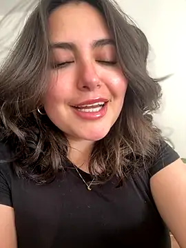 sukhakunis1 online show from November 4, 2025, 6:33 pm