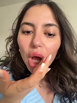 sukhakunis1 online show from February 1, 2026, 3:32 pm