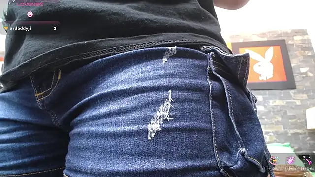 Snapshot of dayadubey_ chatting on November 8, 2025, 10:08 am dayadubey online show from November 8, 2025, 10:08 am