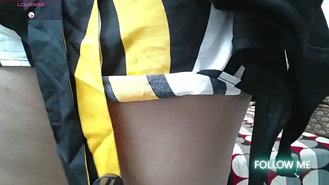 Snapshot of dayadubey_ chatting on October 18, 2025, 10:06 am dayadubey online show from October 18, 2025, 10:06 am